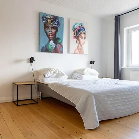 Aalborg Med Fri Parkering I Dejligt Omrade