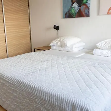 Aalborg Med Fri Parkering I Dejligt Omrade